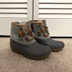 Sperry “Duck boots” toddler 9, like new!